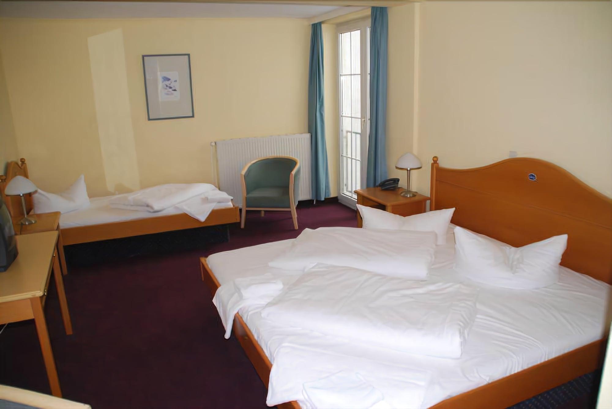 Hotel Lindenberger Hof อาห์เรนส์เฟลเดอ ภายนอก รูปภาพ