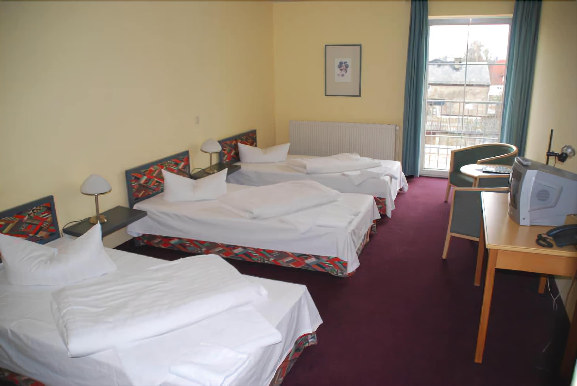 Hotel Lindenberger Hof อาห์เรนส์เฟลเดอ ภายนอก รูปภาพ