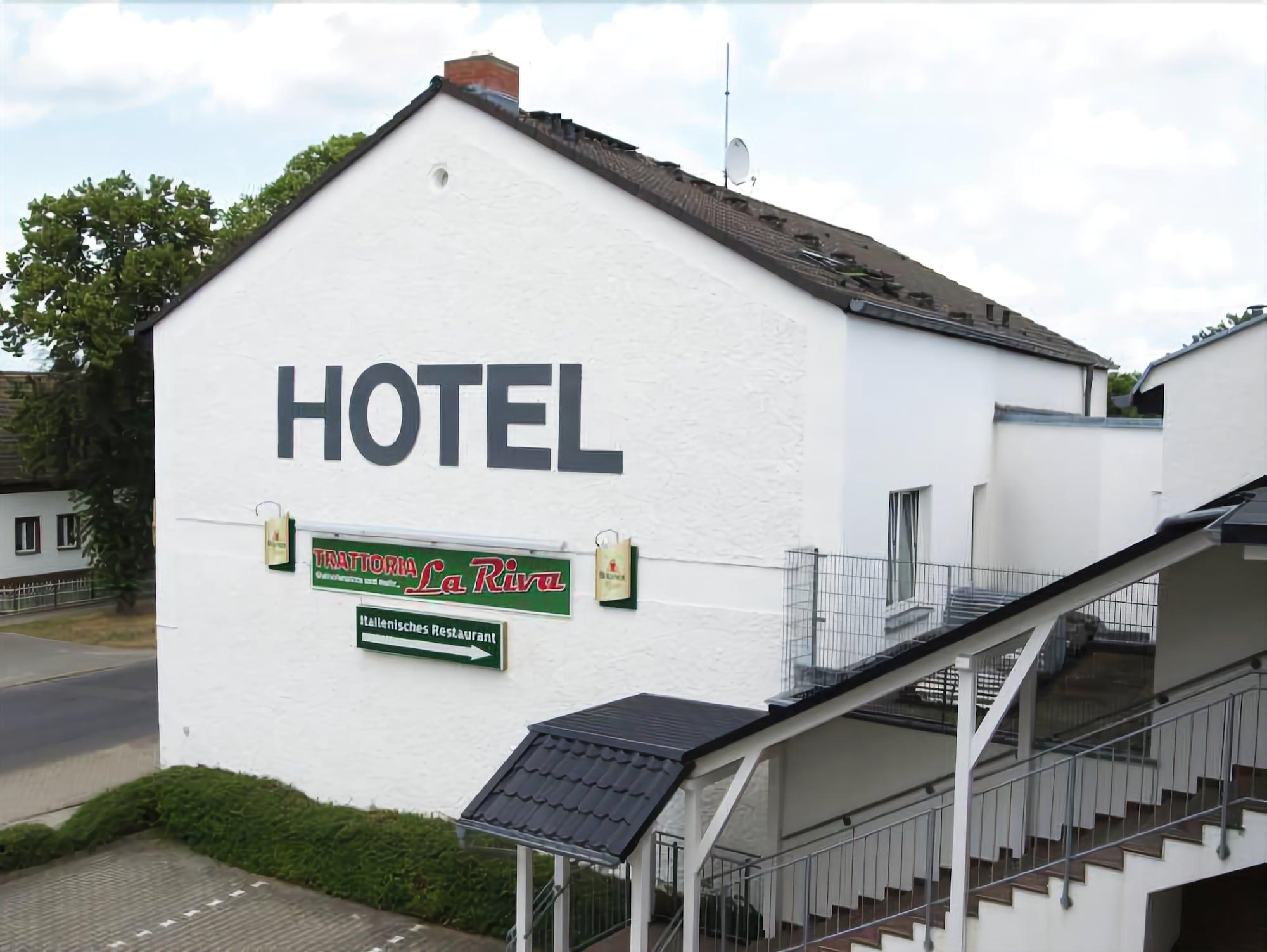 Hotel Lindenberger Hof อาห์เรนส์เฟลเดอ ภายนอก รูปภาพ