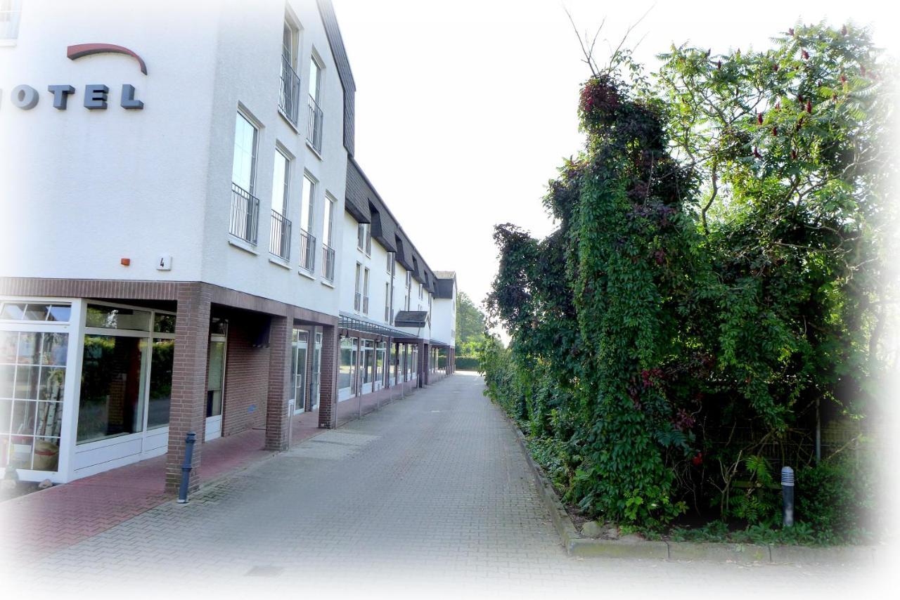 Hotel Lindenberger Hof อาห์เรนส์เฟลเดอ ภายนอก รูปภาพ