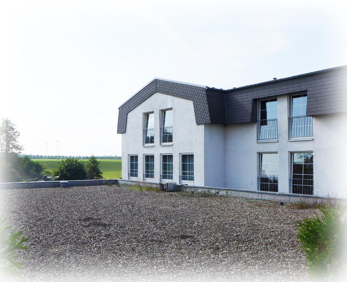 Hotel Lindenberger Hof อาห์เรนส์เฟลเดอ ภายนอก รูปภาพ