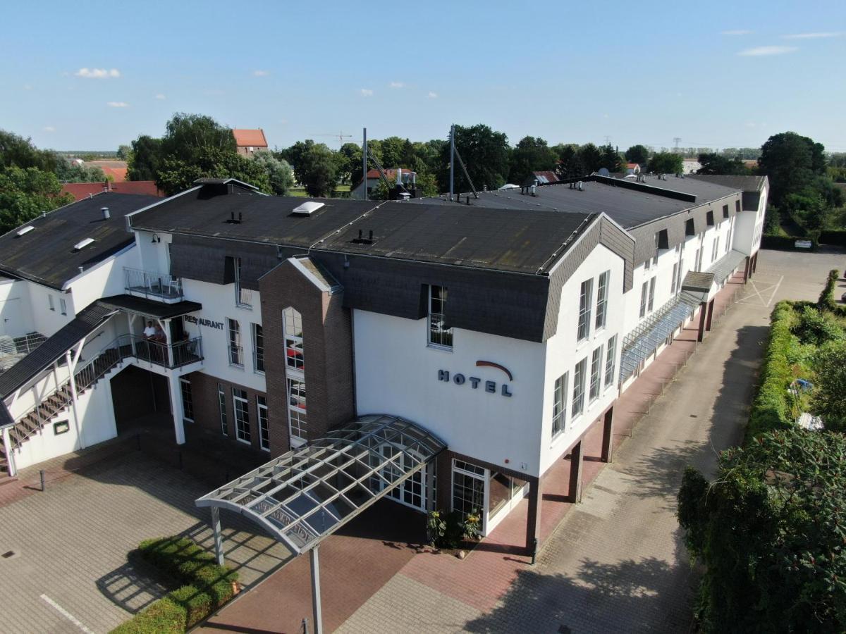 Hotel Lindenberger Hof อาห์เรนส์เฟลเดอ ภายนอก รูปภาพ
