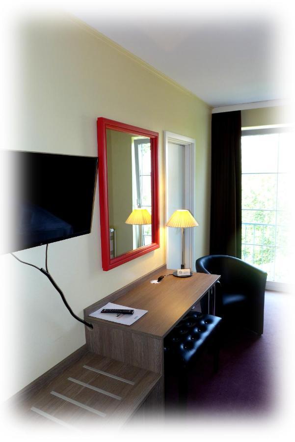 Hotel Lindenberger Hof อาห์เรนส์เฟลเดอ ภายนอก รูปภาพ
