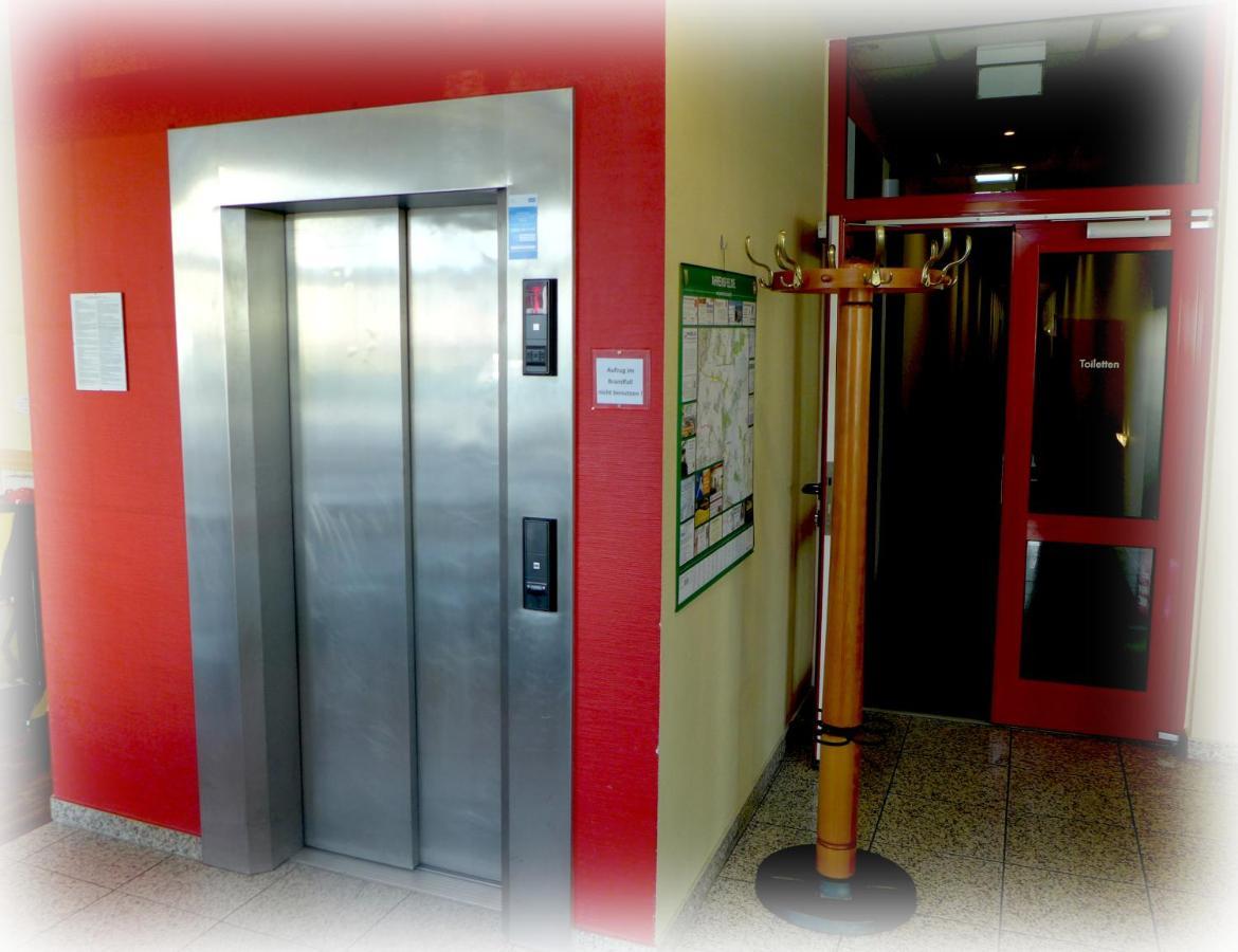 Hotel Lindenberger Hof อาห์เรนส์เฟลเดอ ภายนอก รูปภาพ