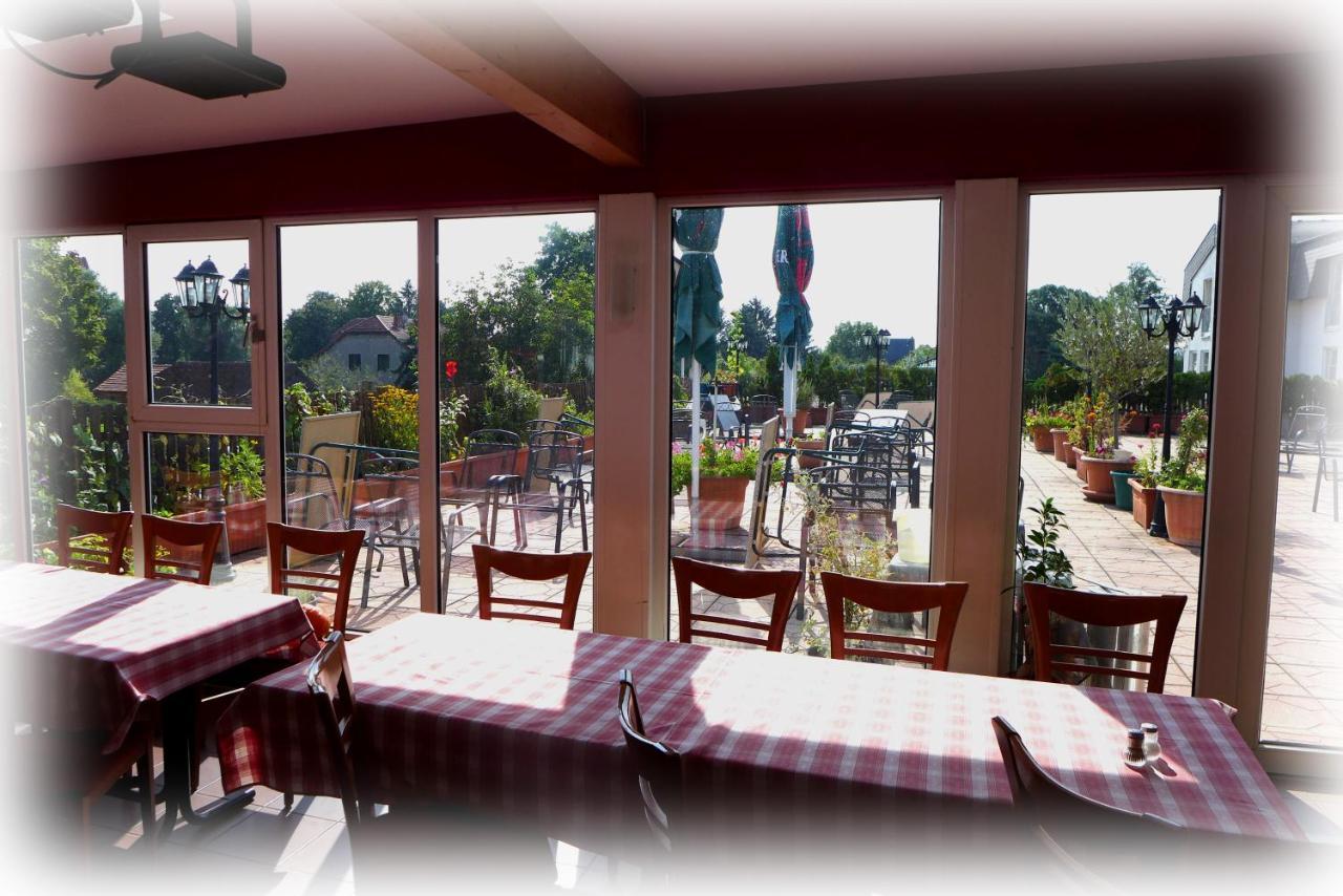 Hotel Lindenberger Hof อาห์เรนส์เฟลเดอ ภายนอก รูปภาพ
