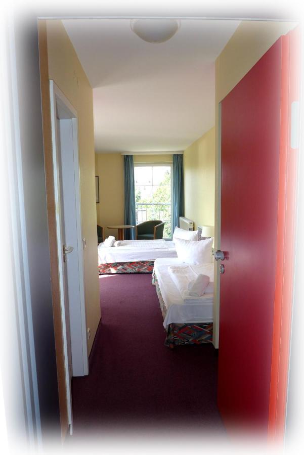 Hotel Lindenberger Hof อาห์เรนส์เฟลเดอ ภายนอก รูปภาพ