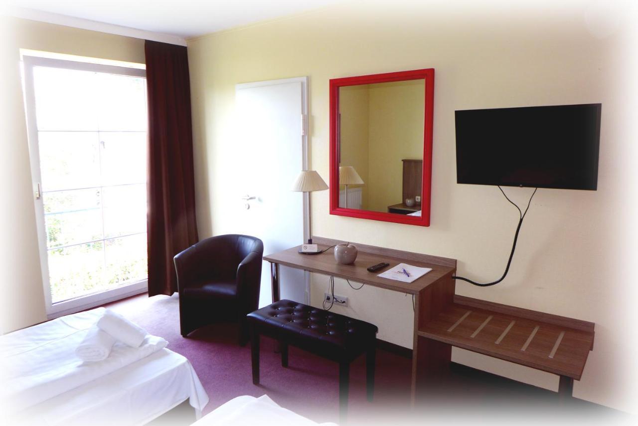 Hotel Lindenberger Hof อาห์เรนส์เฟลเดอ ภายนอก รูปภาพ